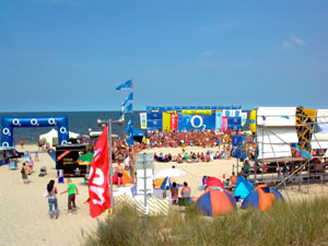 Der Beachvolleyball-Cup in Karlshagen auf der Insel Usedom ist mit rund 1.000 Teilnehmern das größte Turnier dieser Art weltweit und steht sogar im Guinness-Buch der Rekorde
