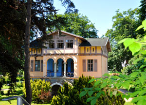 Bäderarchitektur-Villa an der Strandpoomenade in Heringsdorf auf der Insel Usedom