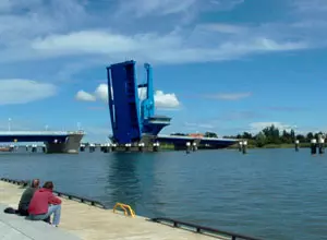 Das Tor zur Insel - die Wolgaster Peenebrücke