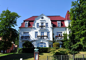 In der Bäderarchitektur-Villa Staudt in Heringsdorf auf der Insel Usedom war Kaiser Wilhelm II gern zum Teebesuch bei Konsulin Staudt