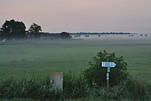 Nebel über den Peenewiesen am Karlshagener Hafen