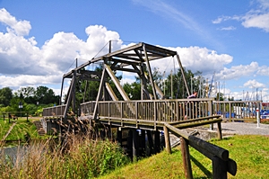 Holzbrücke zwischen Ueckermünde und dem Haffbad